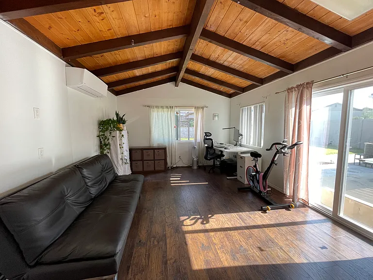 4th bedroom, wardrobe available