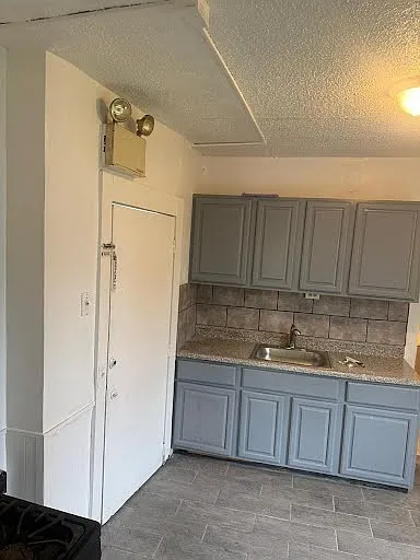 2 bed, $1,200 — Photo 2