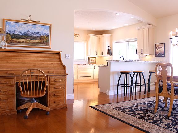 Pecan hardwood eng. floor