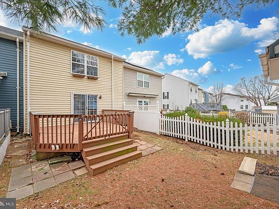 4th image of 1184 Heathfield Rd