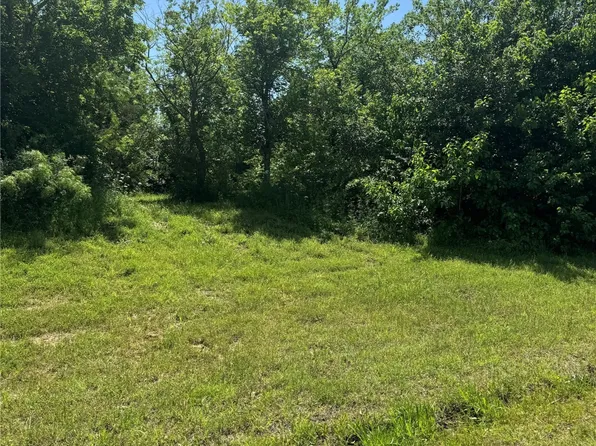 916 Mallard Pointe Dr, Cedar Hill, TX 75104