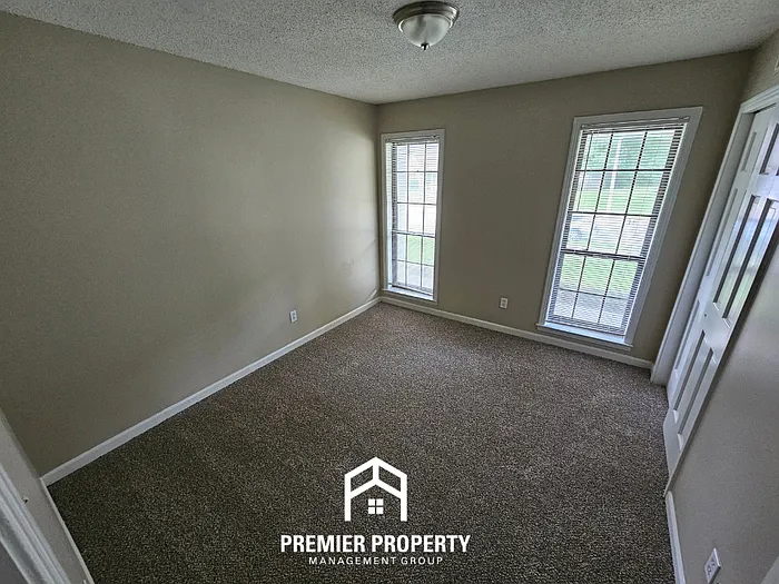 6329 Ridge Manor Dr — Photo 18