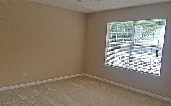 5th image of 4553 Barclay Ln #4