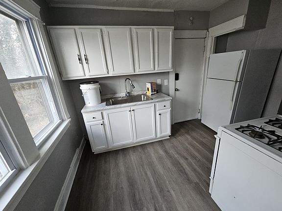 4th image of 11008 Kinsman Rd