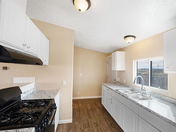 5th image of 6 Magnolia Ct