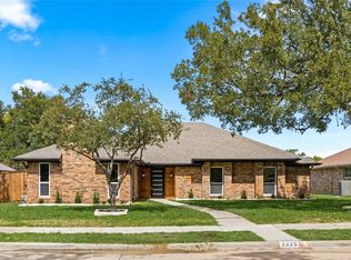 2225 Southern Cir, Carrollton, TX 75006