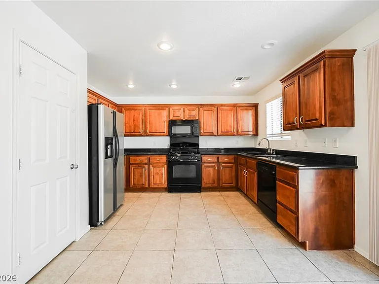 9996 Alder Springs Ct — Photo 7