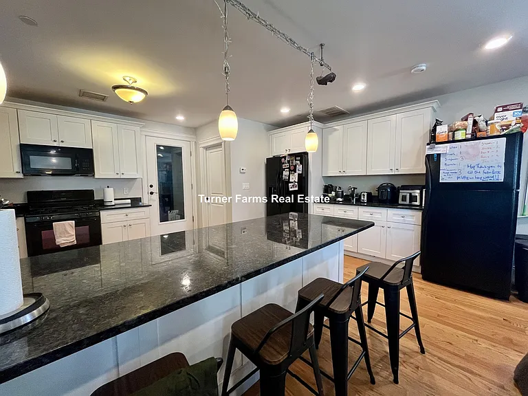 14 Fern St #A — Photo 6