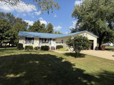 422 W Pine St, Edmore, MI, 48829