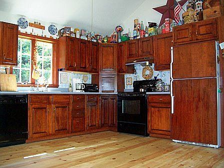 Cherry Kitchen,Pine Floor
