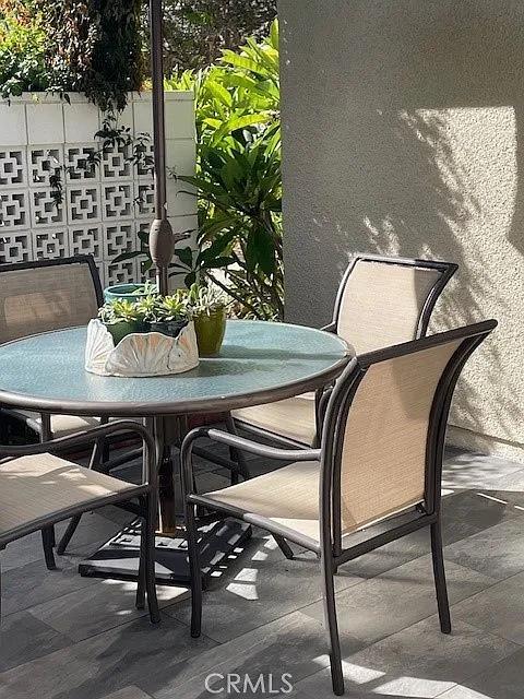 2 bed, 950 sqft, $3,200 — Photo 4
