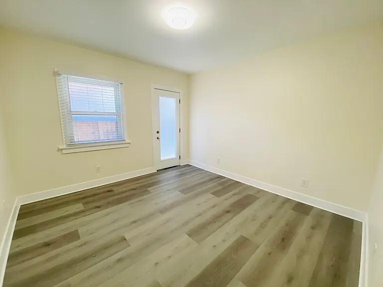 421 S 5th St — Photo 13