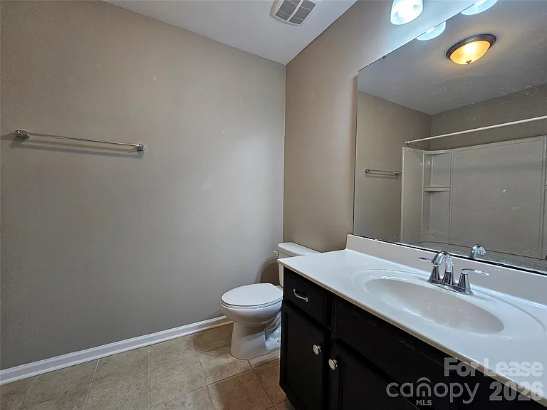 3233 Yarmouth Ln — Photo 15