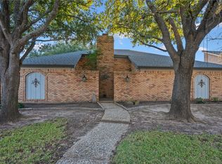 2702 Camelot Dr, Bryan, TX 77802