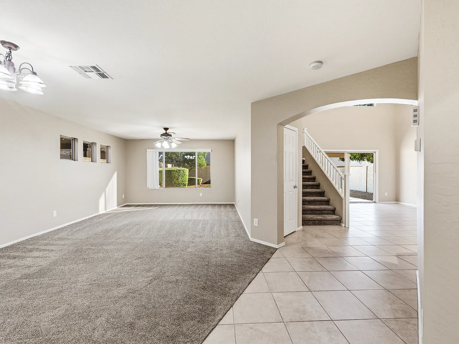 4 bed, 2556 sqft, $2,695 — Photo 3