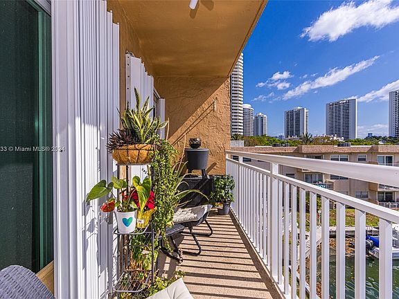 3rd image of 17051 NE 35th Ave APT 308