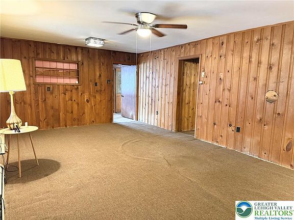 4th image of 102 Creek Dr