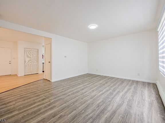 3rd image of 422 Halsted St