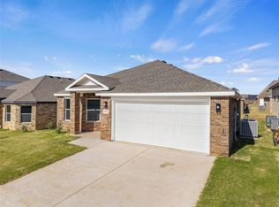 807 Chateau Ct, Kingfisher, OK 73750