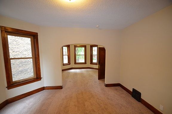 4th image of 4433 N Bernard St #1