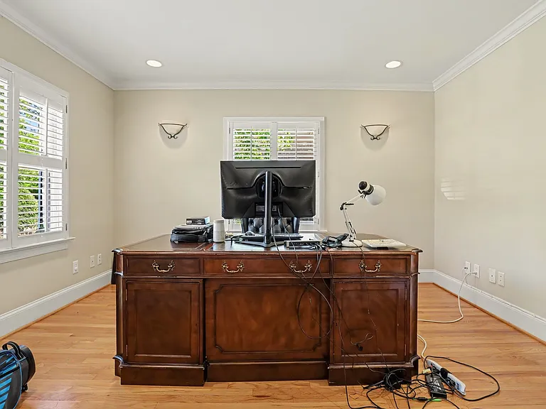 1528 Iredell Dr — Photo 19