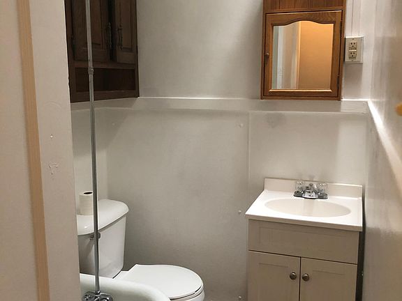 4th image of 213 High St APT 2