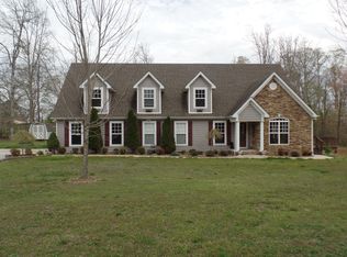 111 Van Has Ln, Winchester, TN 37398