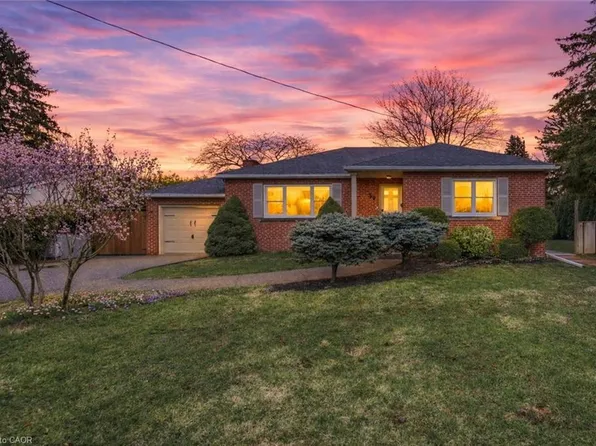 59 Oakley Ct, Hamilton, ON L9G 1T7