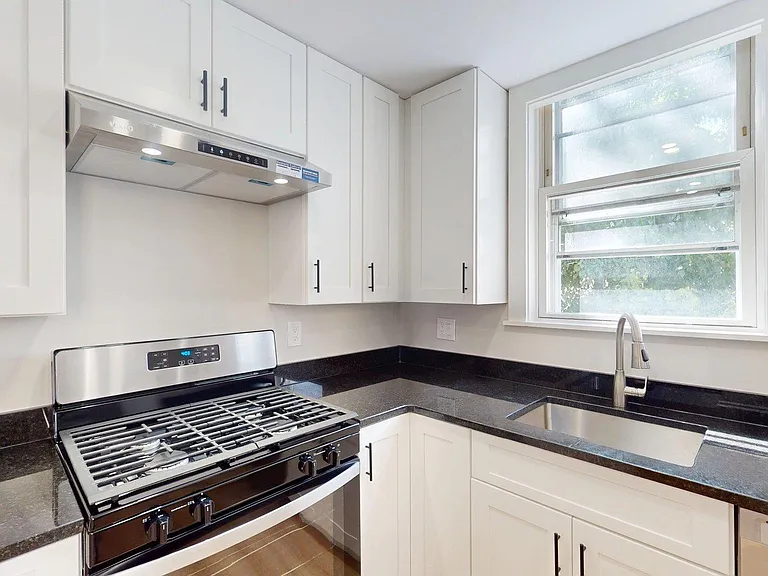 8 Curtis St #2 — Photo 11