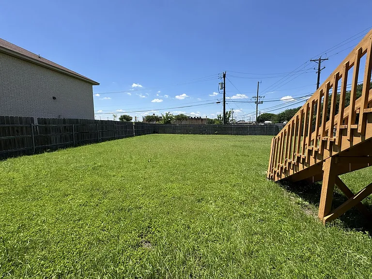5702 Greengate Dr — Photo 16