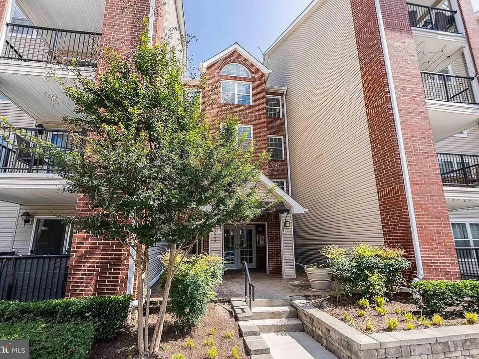 3309 Wyndham Cir #2173