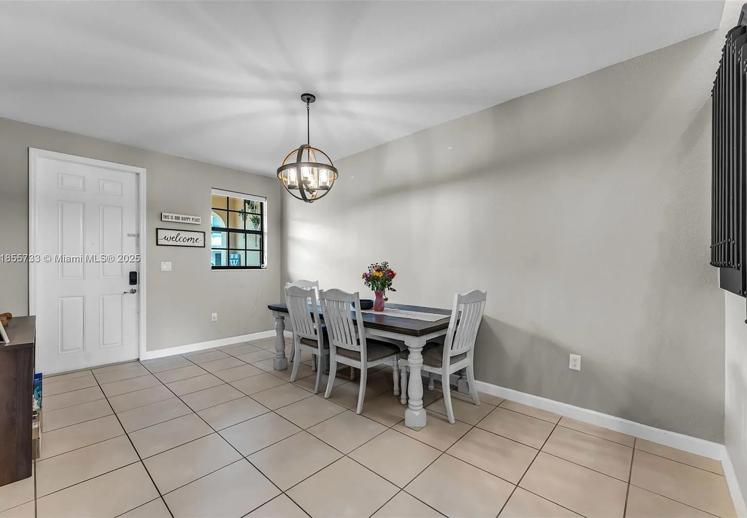 3 bed, 2.5 bath, 1650 sqft, $2,600 — Photo 2