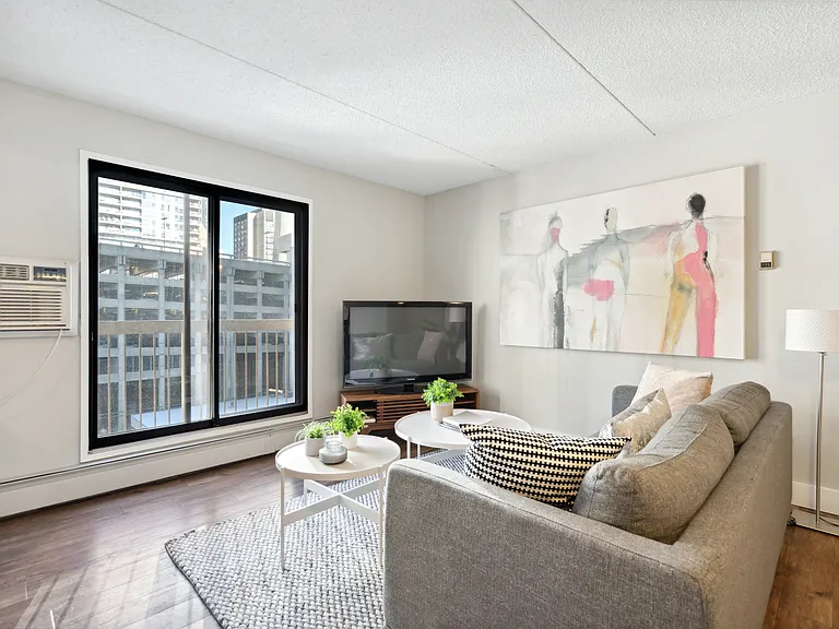123 10th Ave SW — Photo 38