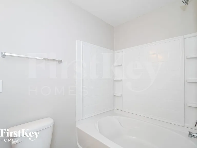 4360 Oak Pointe Dr — Photo 9