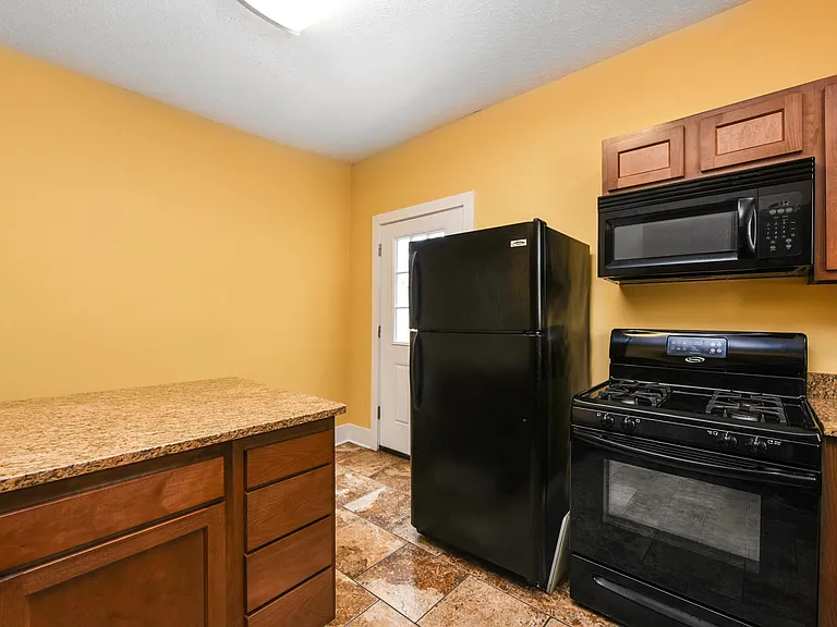 1295 Warren Rd — Photo 9