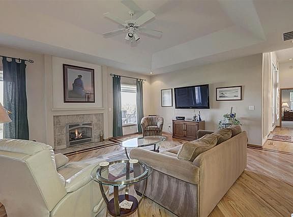 5th image of 3490 Eastlake Dr