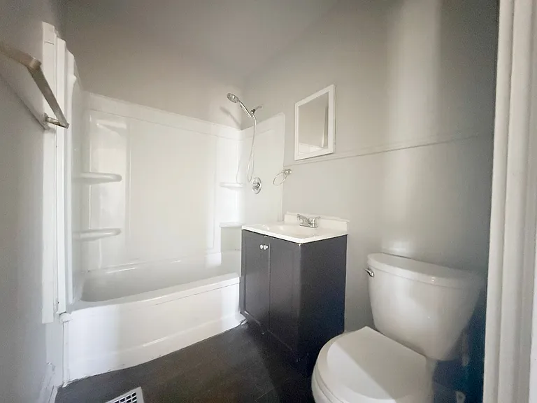 158 King St — Photo 14