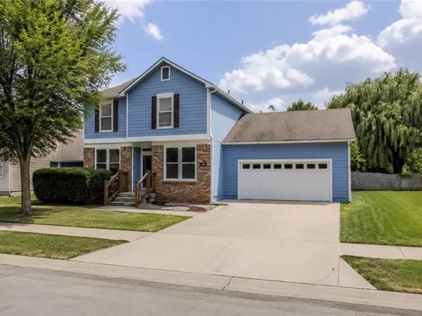 5217 Carson Dr, Lawrence, KS 66049