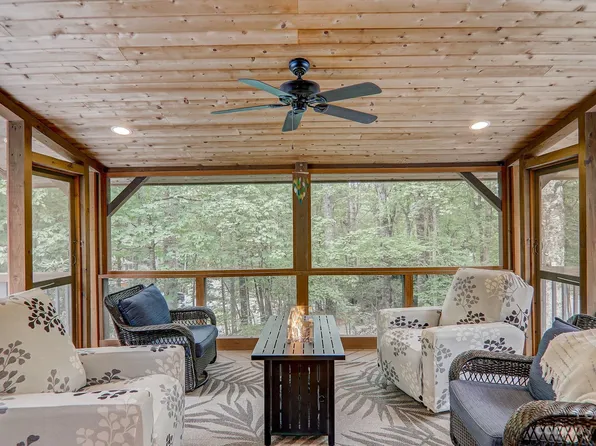 186 Breezewood Cir, Pisgah Forest, NC 28768