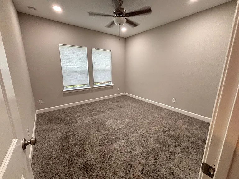 212 Willow Creek Ct — Photo 5