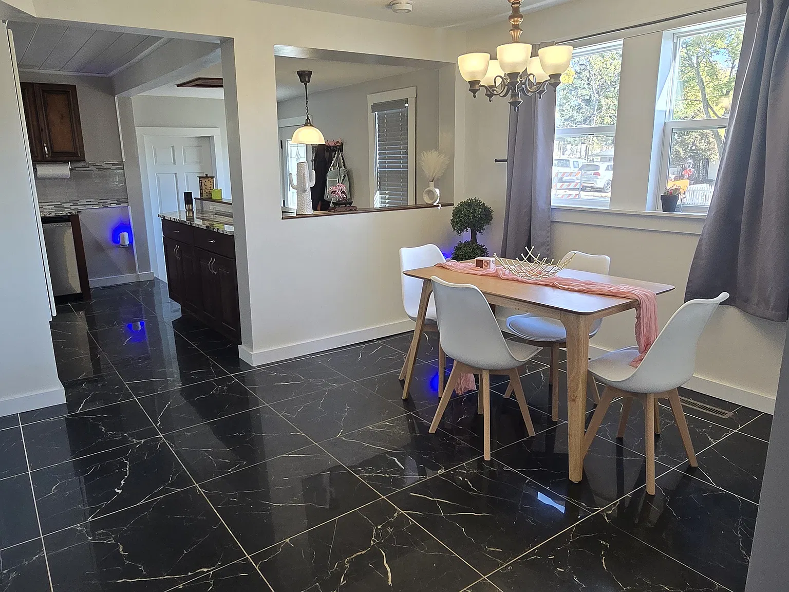 3 bed, 1496 sqft, $2,600 — Photo 3