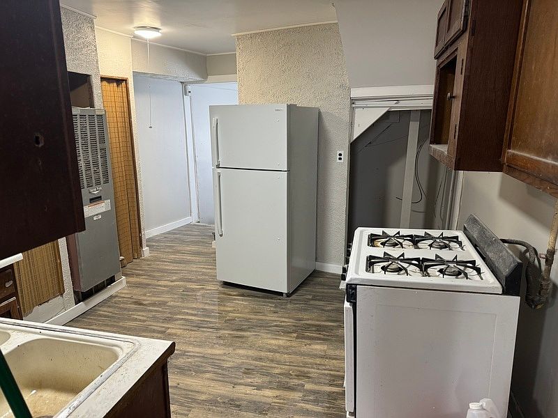 1st image of 6-10 E Church St #6