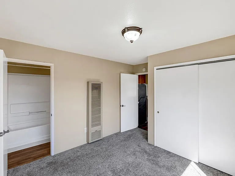 330 Watson St — Photo 10