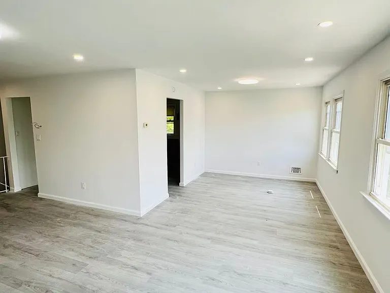 57-24 Cloverdale Blvd #2 — Photo 3