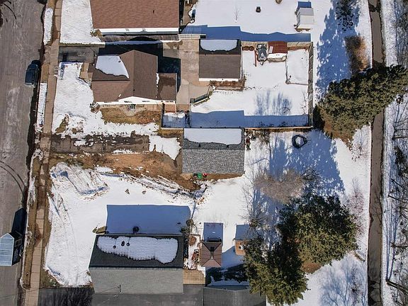 3rd image of 1905 SPRING STREET