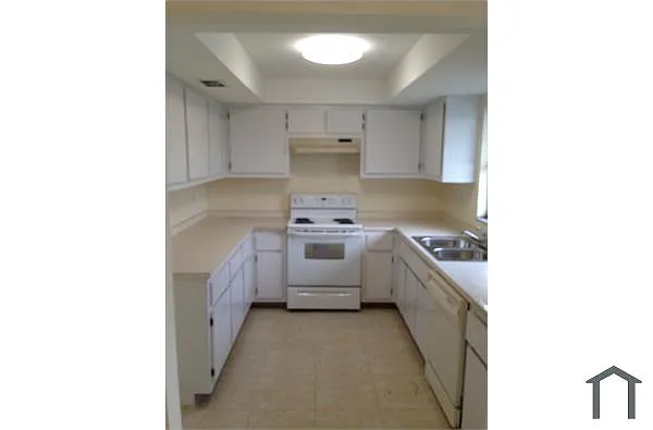 Building Photo - 10711 Guavatree Ct
