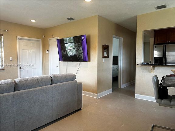 5th image of 7540 SW 37th St