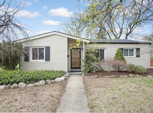 2706 Beacon Hl, Ann Arbor, MI 48104