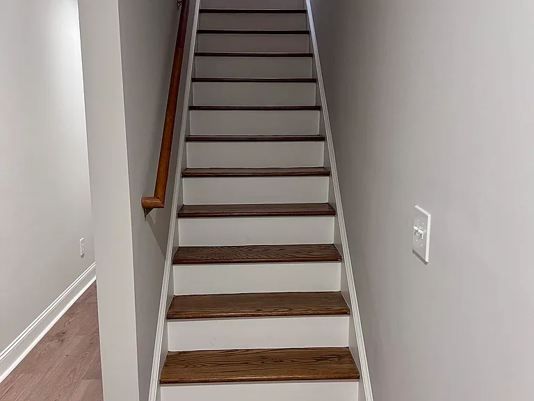 220 S Cedar St — Photo 9