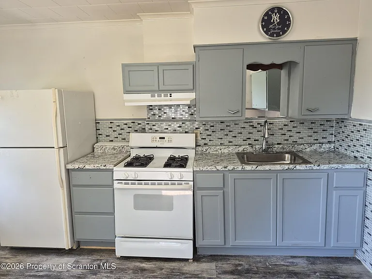 68 Green Pl #1 — Photo 2